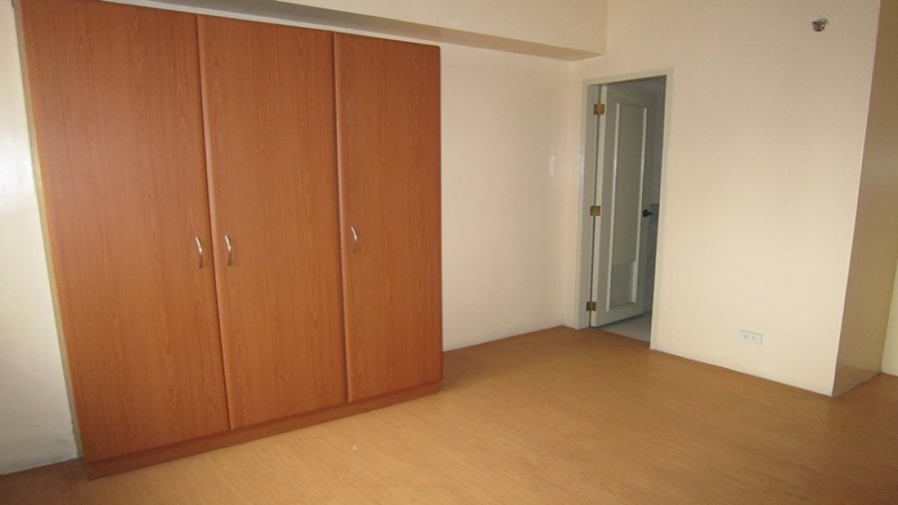 One Orchard Road 3 Unfurnished 2-Bedroom Condo