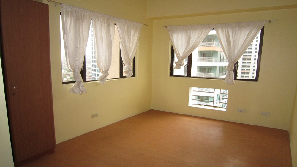 One Orchard Road 3 Unfurnished 2-Bedroom Condo