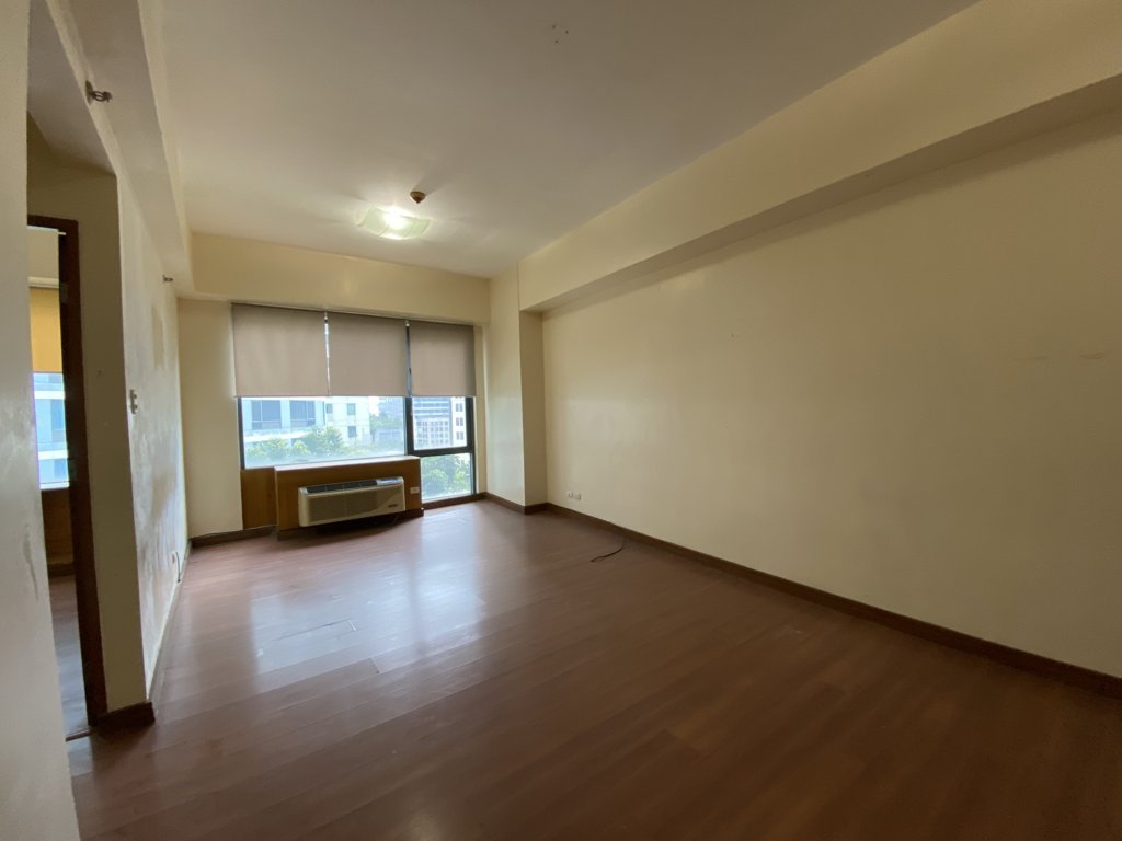 Unfurnished 1-Bedroom in Eastwood Parkview 1