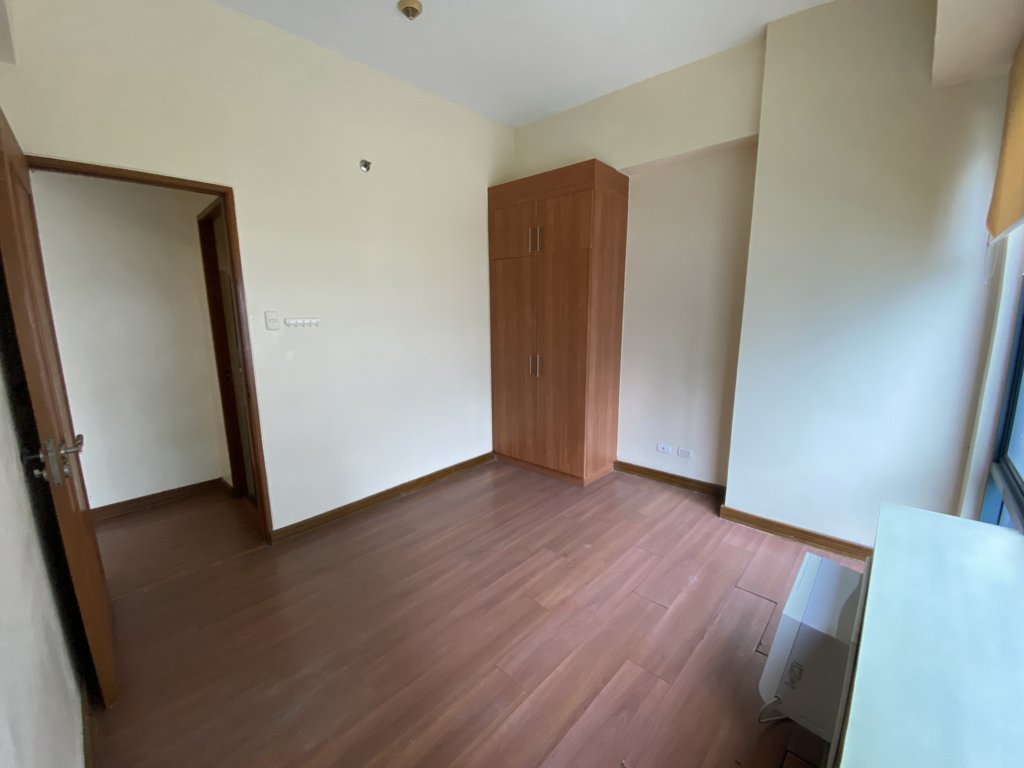 Unfurnished 1-Bedroom in Eastwood Parkview 1