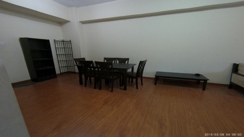 Unfurnished 57sqm 1-bedroom condo with 2 toilet.