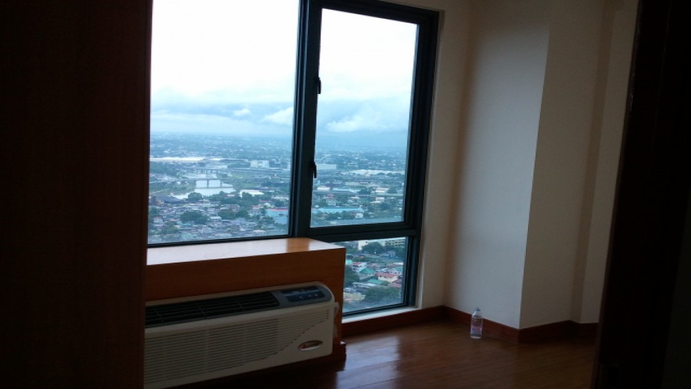 Eastwood Parkview 1 Unfurnished 2-Bedroom Condo