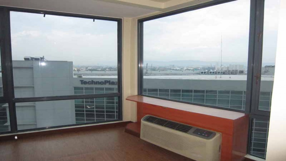 Eastwood Parkview 2 Unfurnished 2-Bedroom Condo