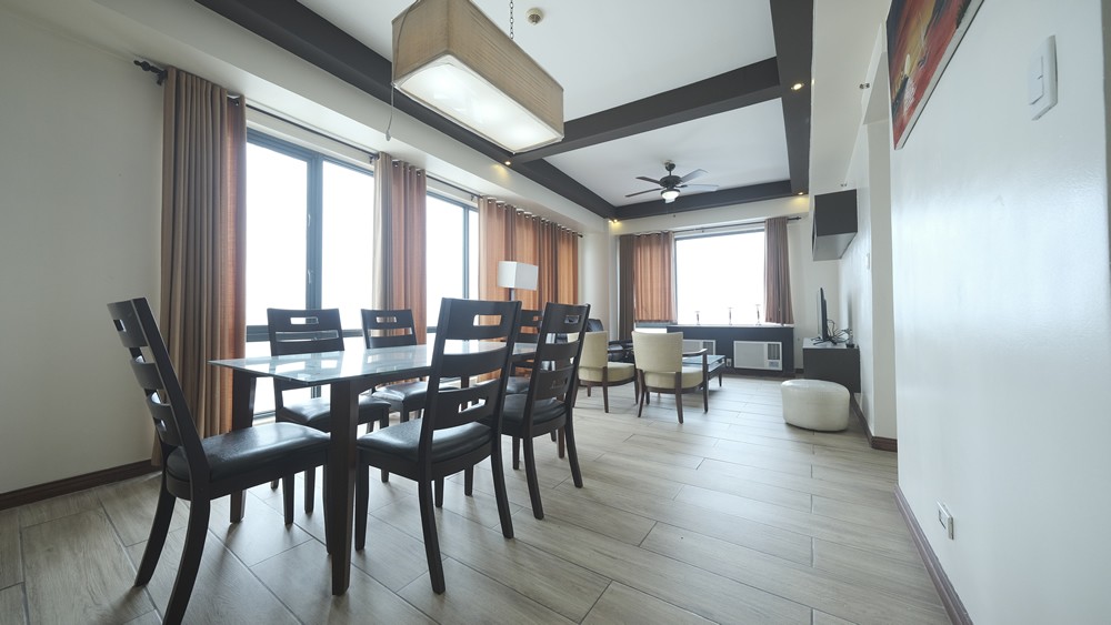 Eastwood Parkview 2 Furnished 3-Bedroom Condo