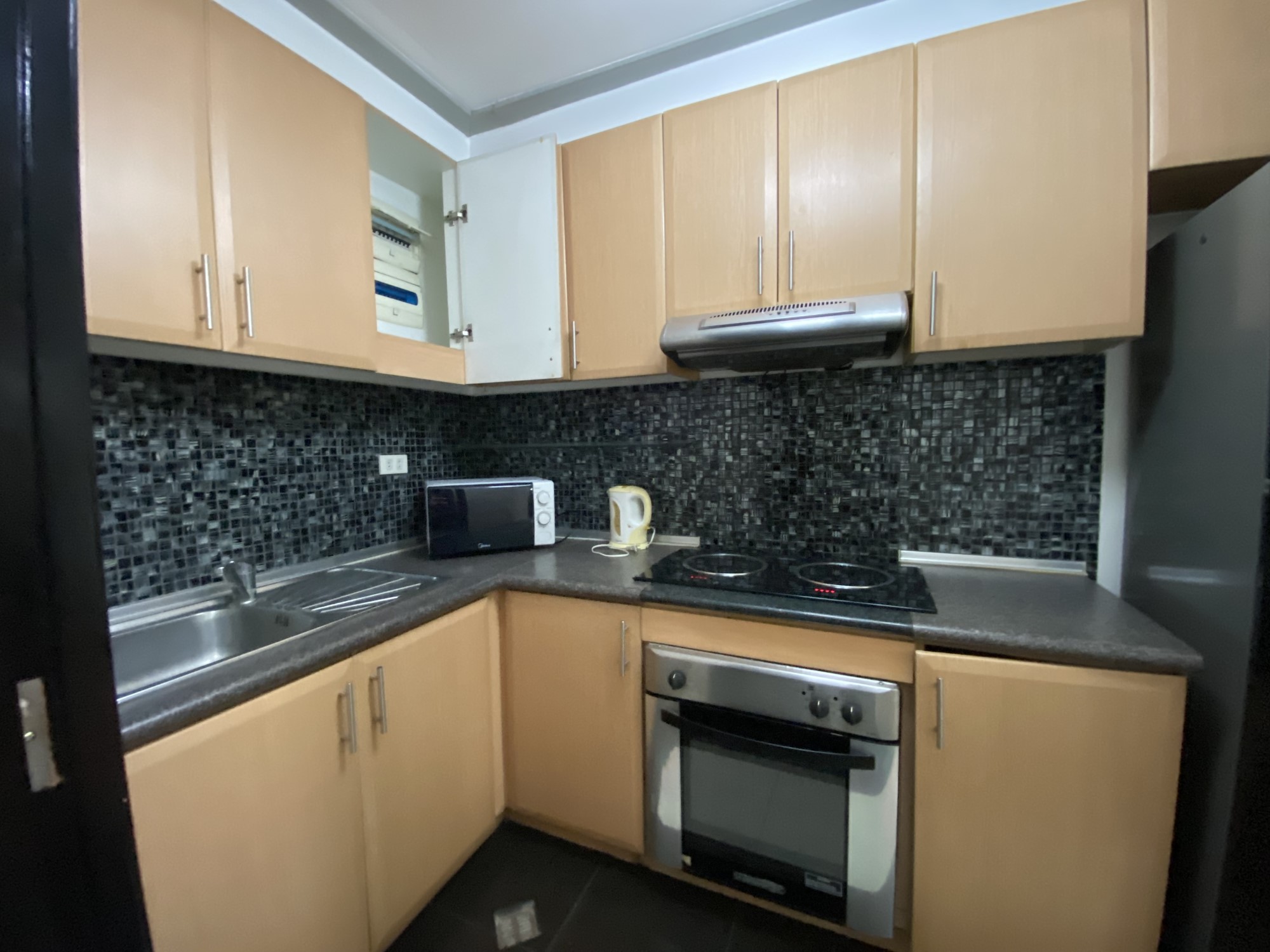 One Central Park 1-Bedroom Condo with balcondy for rent