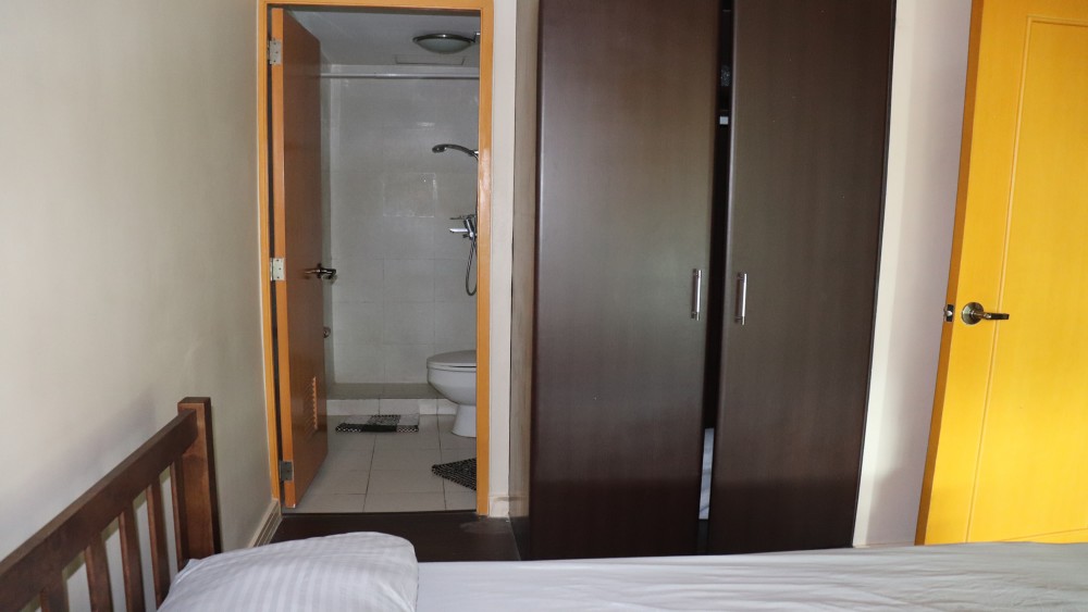 Short Term Rental Small 1-Bedroom in Eastwood Park Residences
