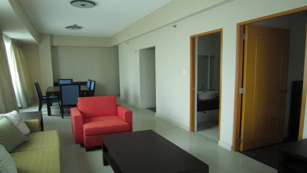 Eastwood Parkview Furnished 1-Bedroom Condo