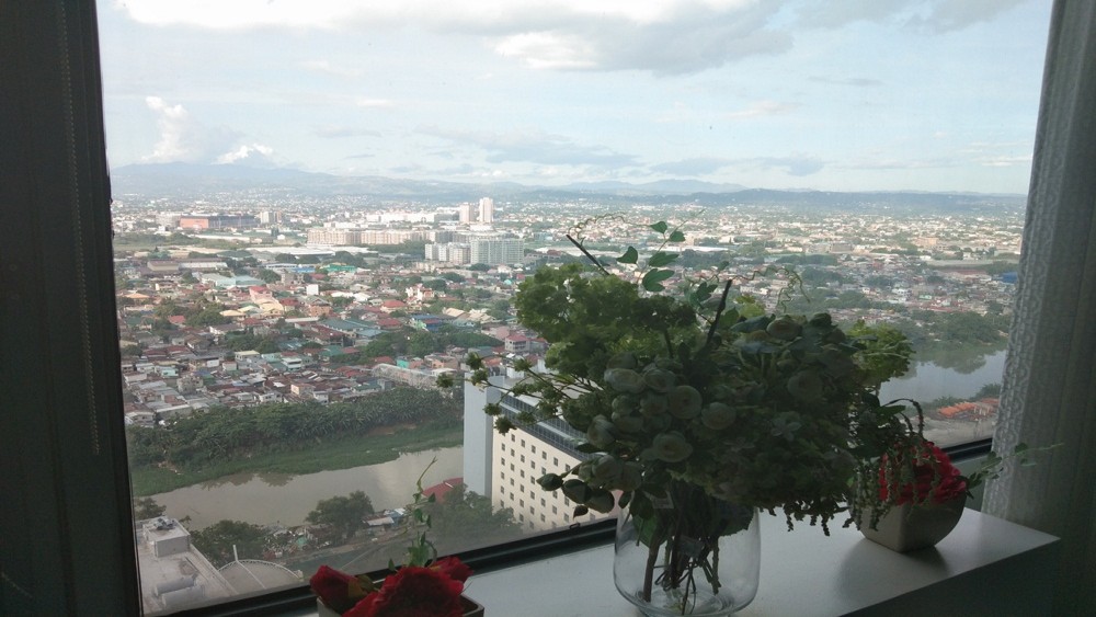 Eastwood Park Residences Furnished 1-bedroom Condo