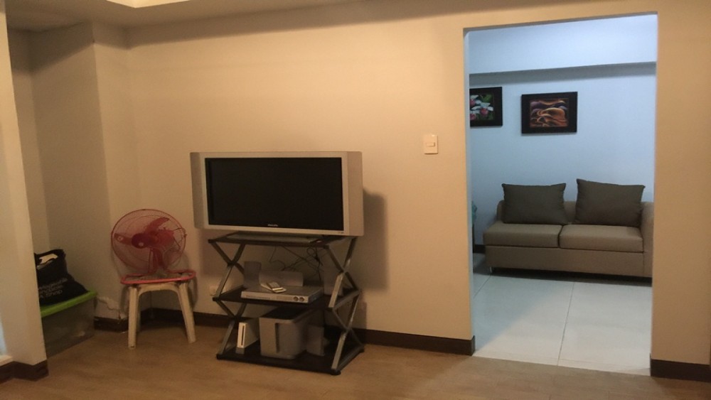 Eastwood Legrand 1 Furnished One Bedroom Condo