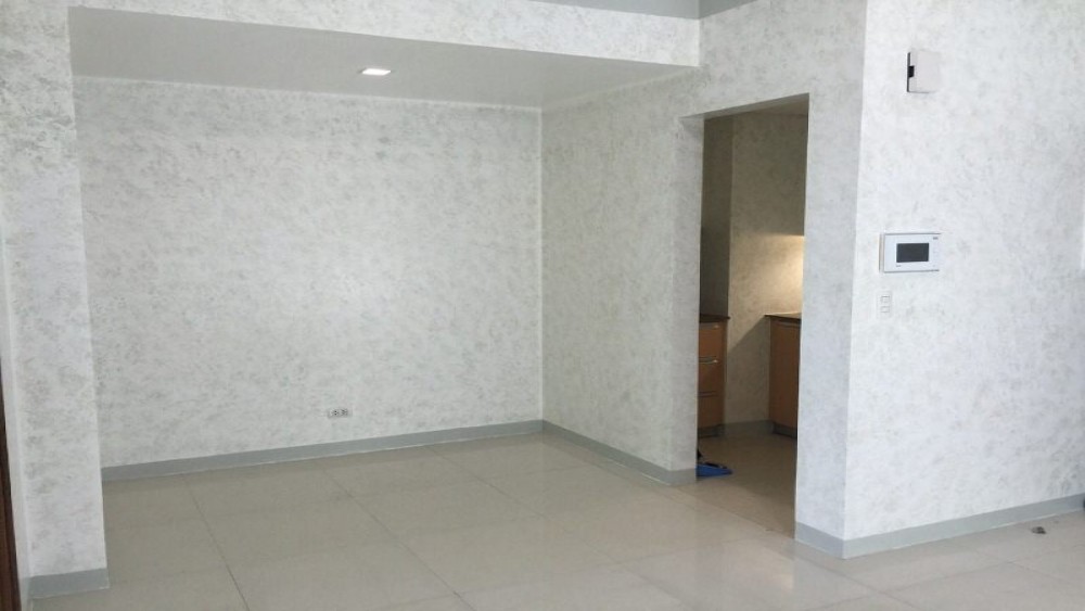 Eastwood Legrand 3 Furnished One Bedroom Condo