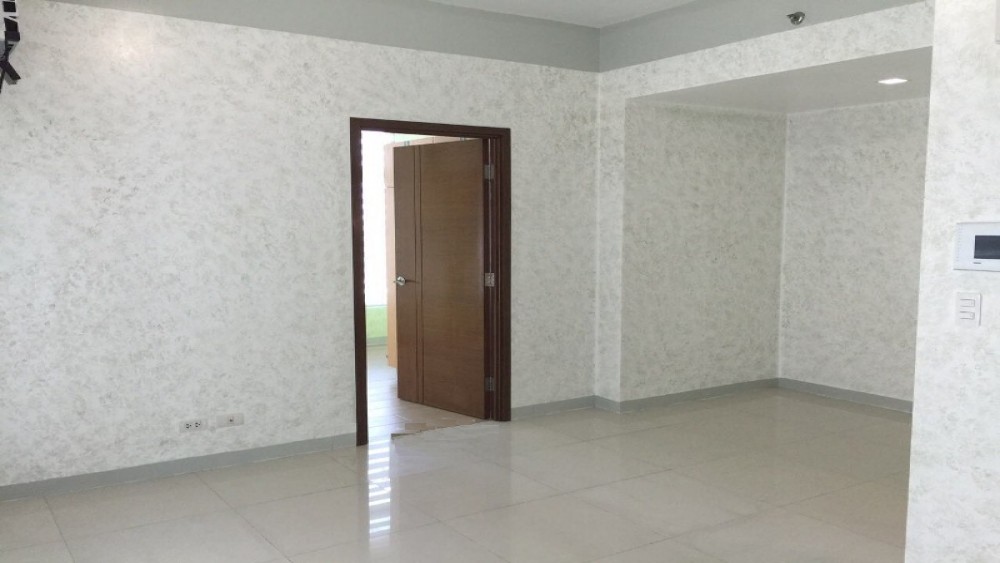 Eastwood Legrand 3 Furnished One Bedroom Condo