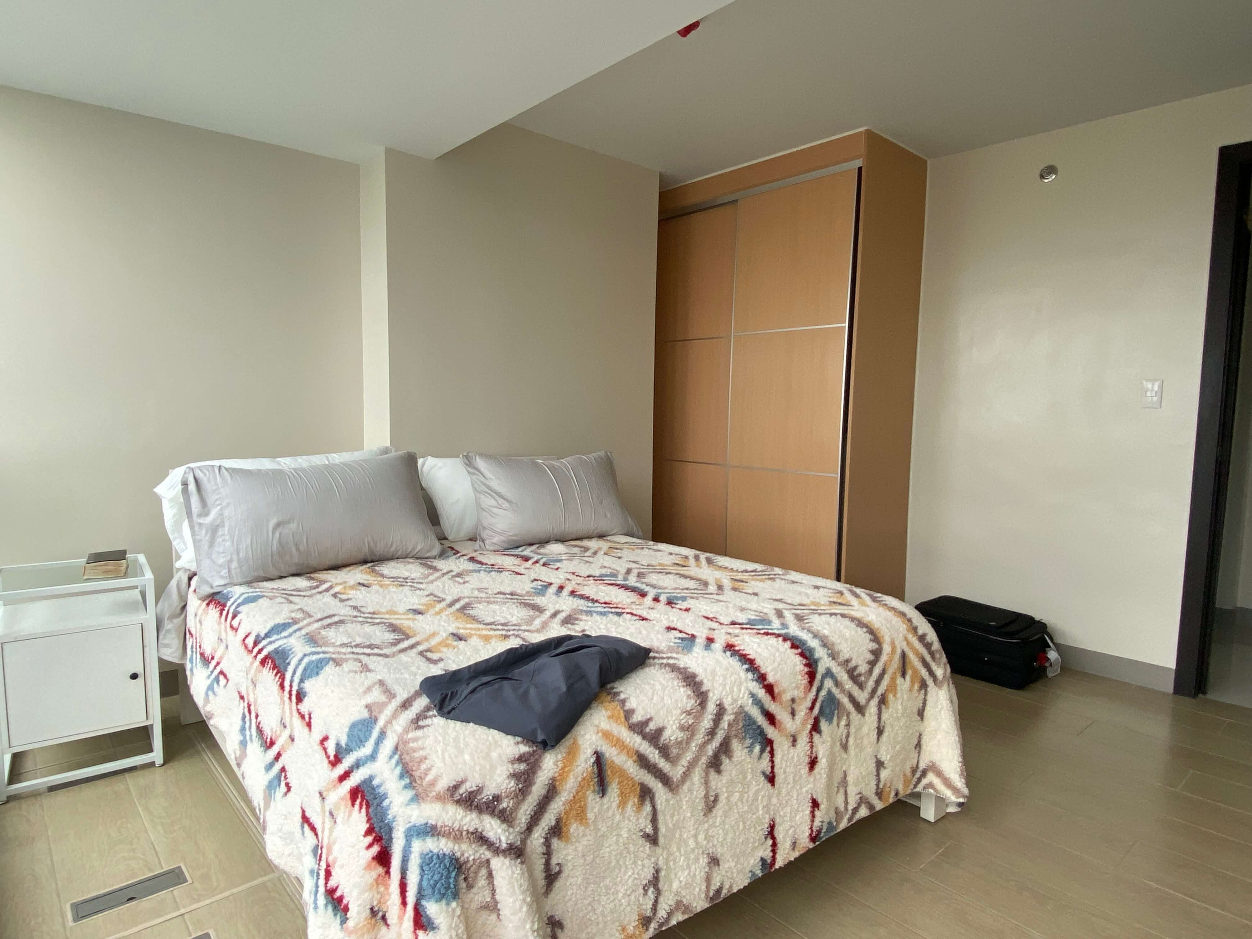 Fully furnished 1-Bedroom in Eastwood Global Plaza